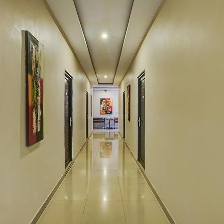 Oyo 90986 Hotel Srikandi Adisucipto Kalasan Luaran gambar