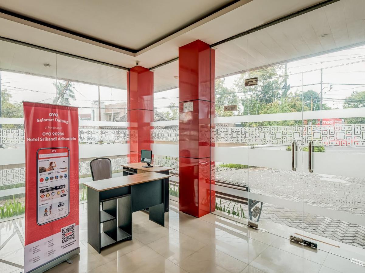 Oyo 90986 Hotel Srikandi Adisucipto Kalasan Luaran gambar
