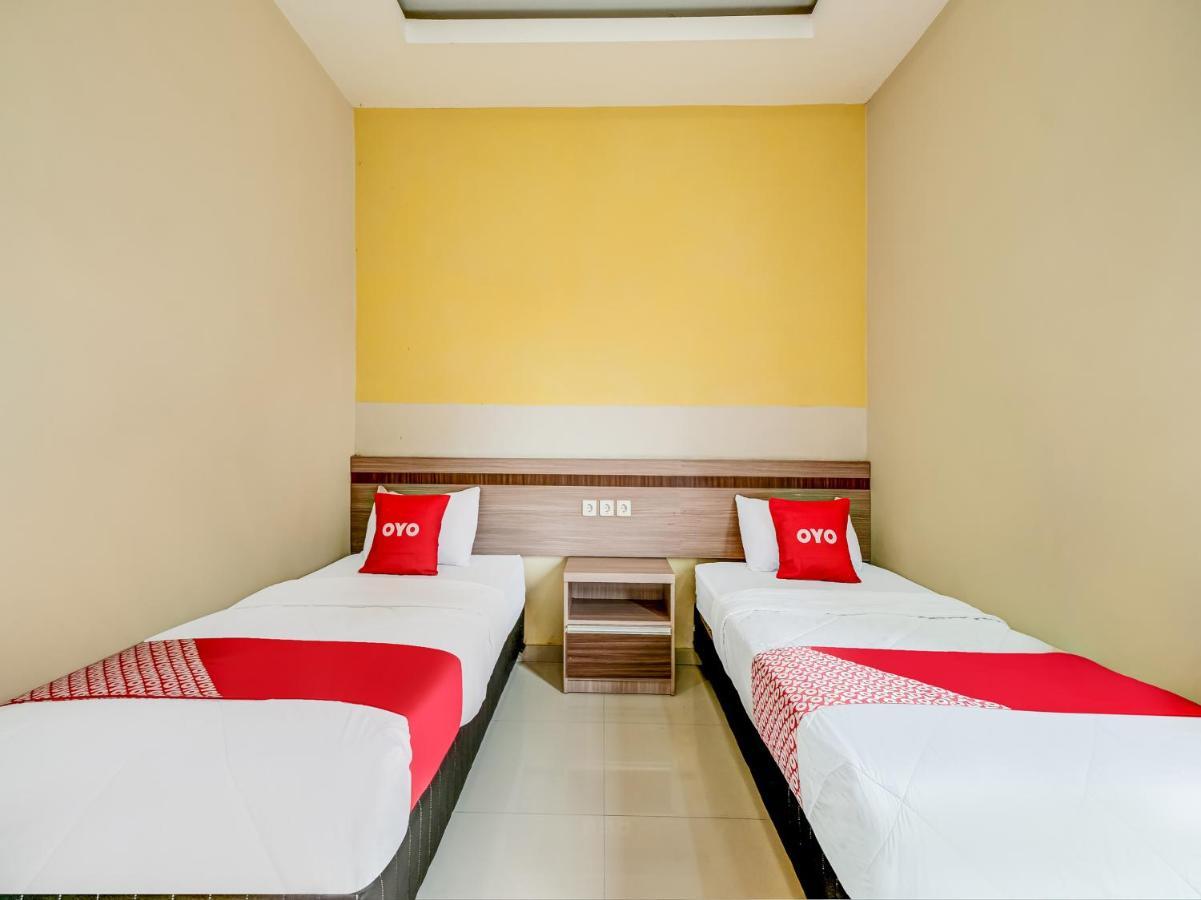 Oyo 90986 Hotel Srikandi Adisucipto Kalasan Luaran gambar