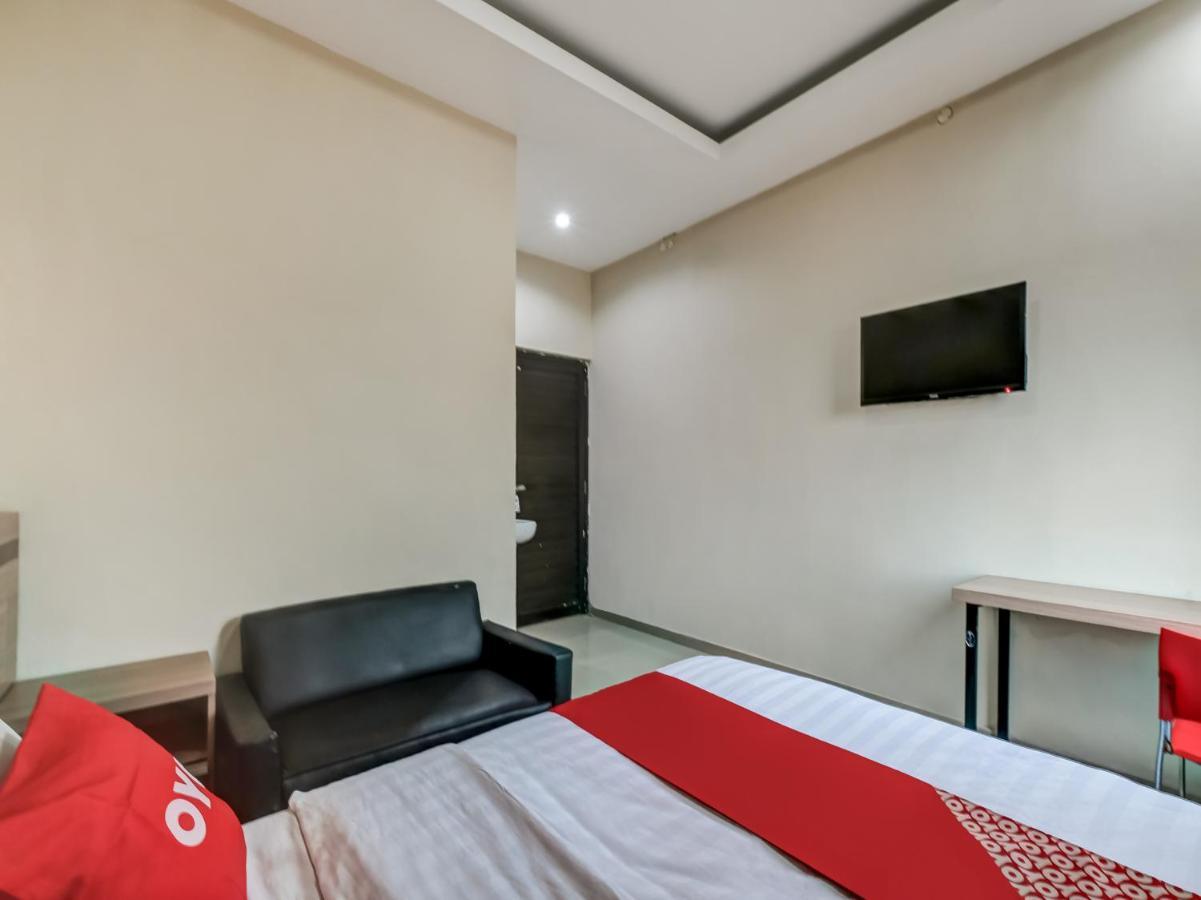 Oyo 90986 Hotel Srikandi Adisucipto Kalasan Luaran gambar