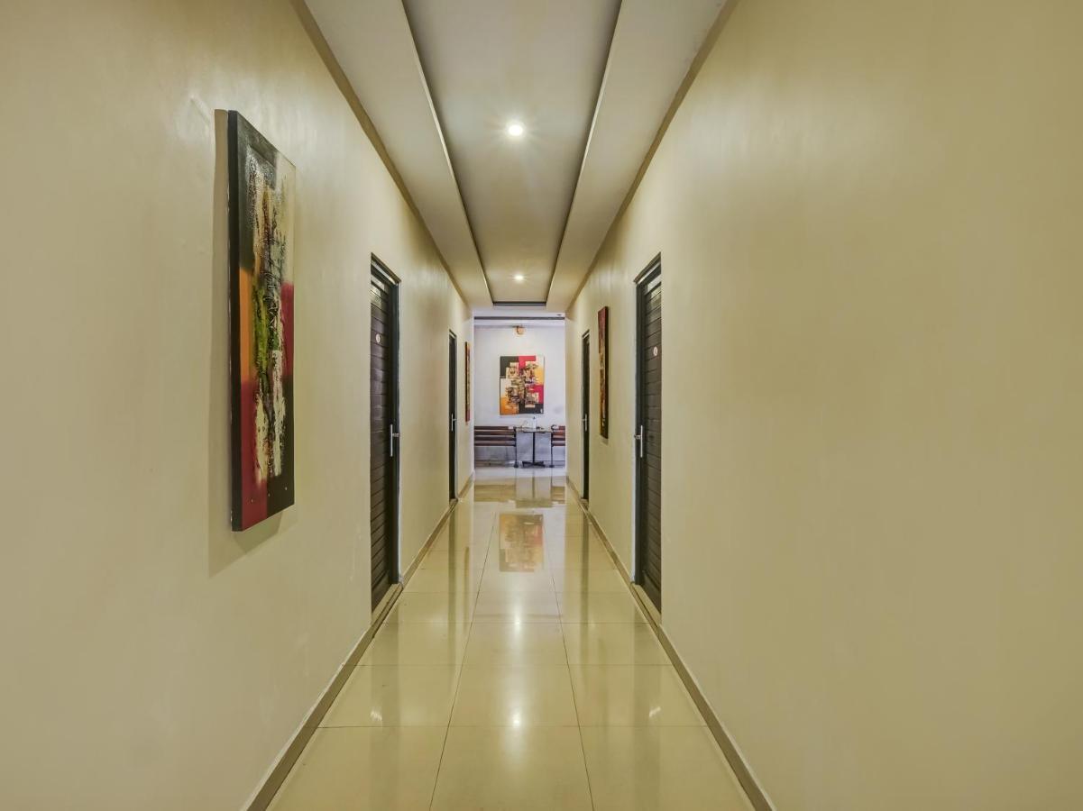 Oyo 90986 Hotel Srikandi Adisucipto Kalasan Luaran gambar