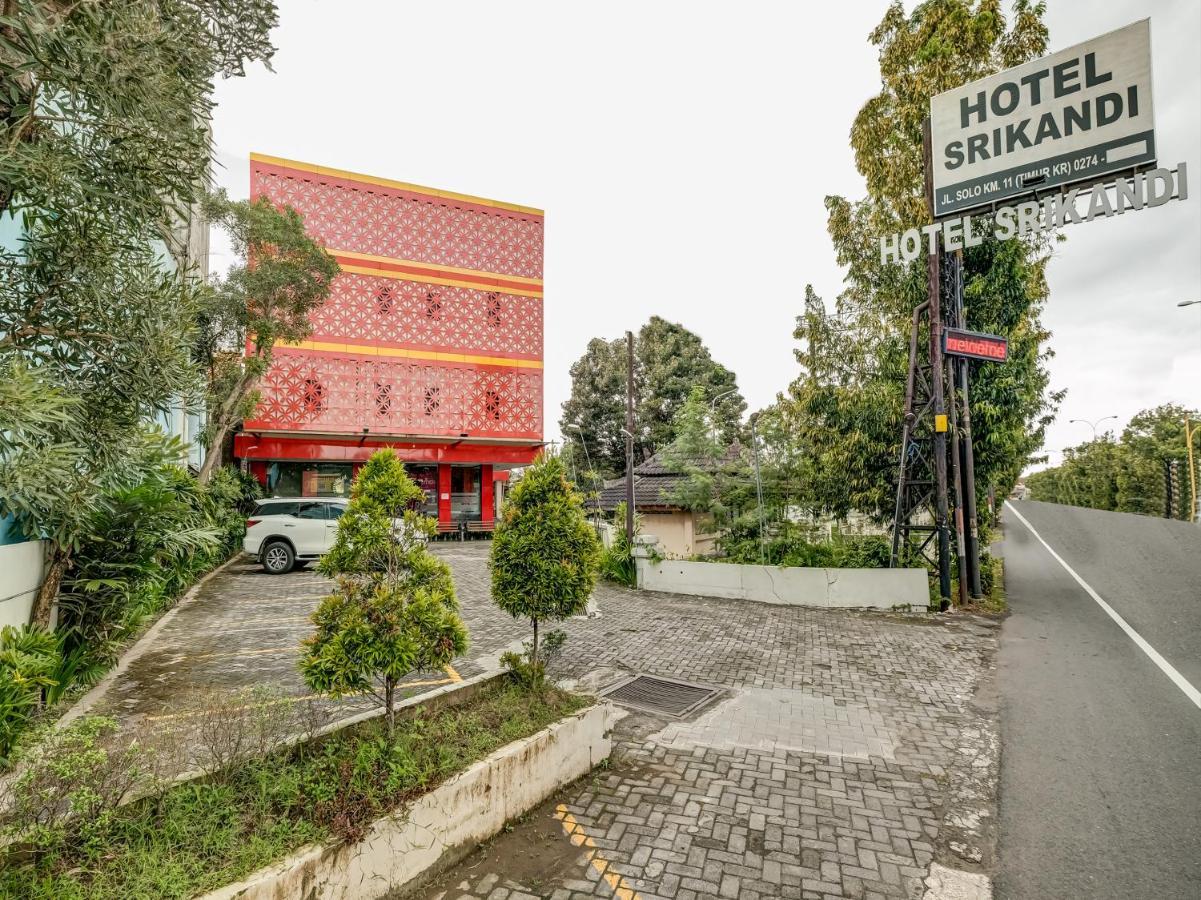 Oyo 90986 Hotel Srikandi Adisucipto Kalasan Luaran gambar