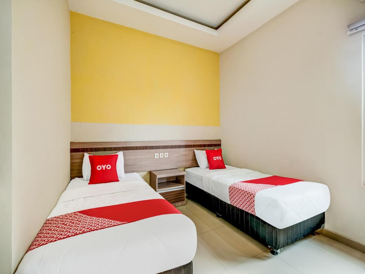 Oyo 90986 Hotel Srikandi Adisucipto Kalasan Luaran gambar