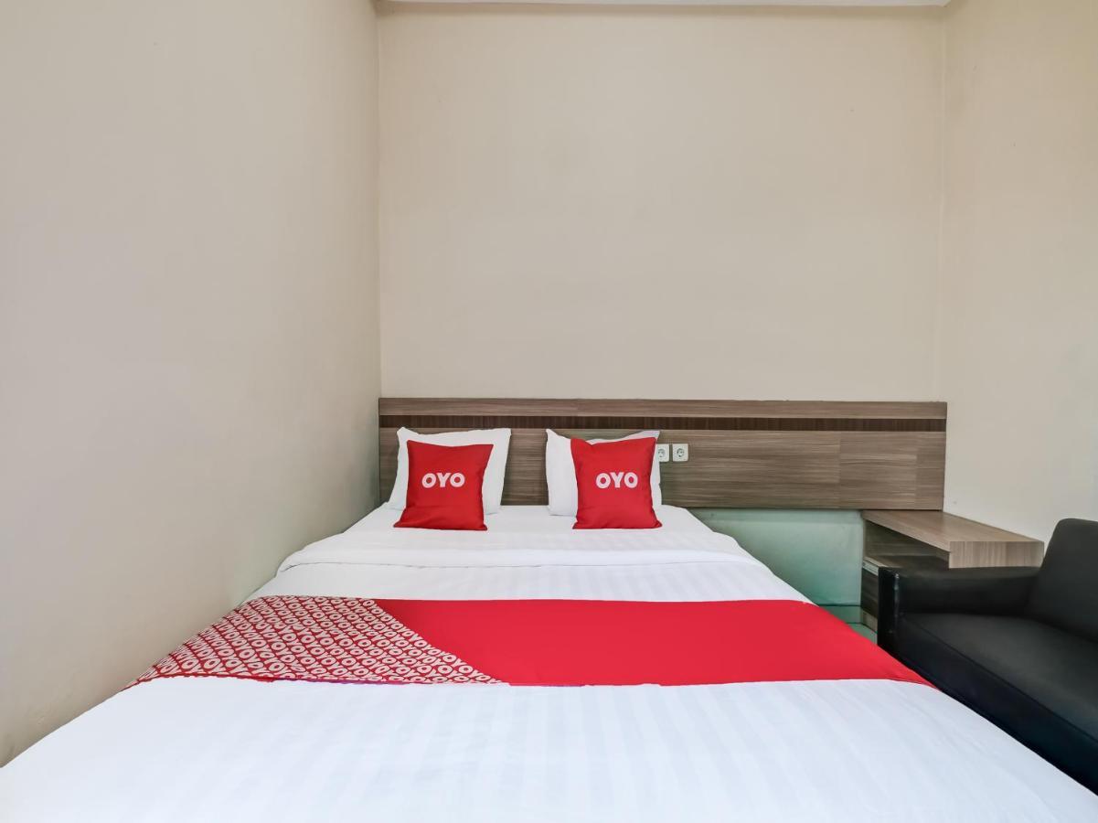 Oyo 90986 Hotel Srikandi Adisucipto Kalasan Luaran gambar