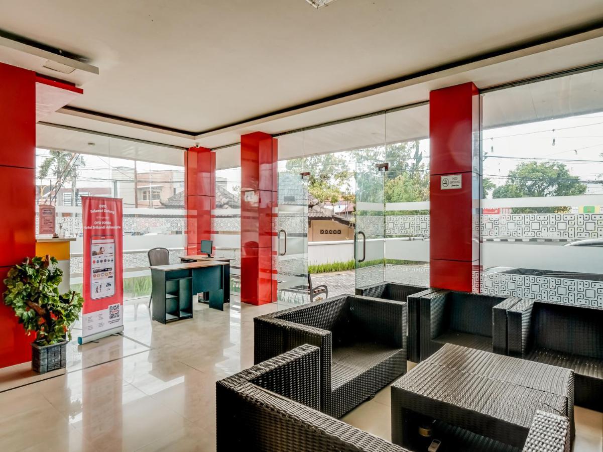Oyo 90986 Hotel Srikandi Adisucipto Kalasan Luaran gambar