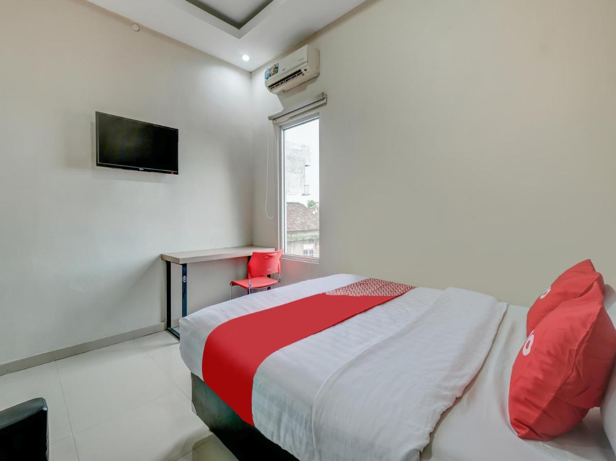 Oyo 90986 Hotel Srikandi Adisucipto Kalasan Luaran gambar
